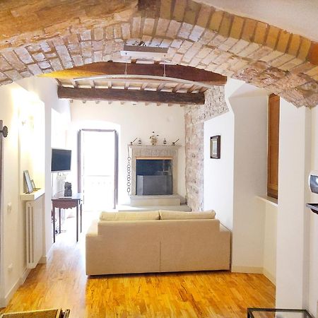 All'Ombra Di San Francesco - Centralissimo - A 110 Mt Dalla Basilica - Myassisisuite, I Dettagli Che Fanno La Differenza Экстерьер фото