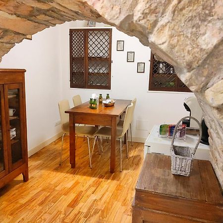 All'Ombra Di San Francesco - Centralissimo - A 110 Mt Dalla Basilica - Myassisisuite, I Dettagli Che Fanno La Differenza Экстерьер фото